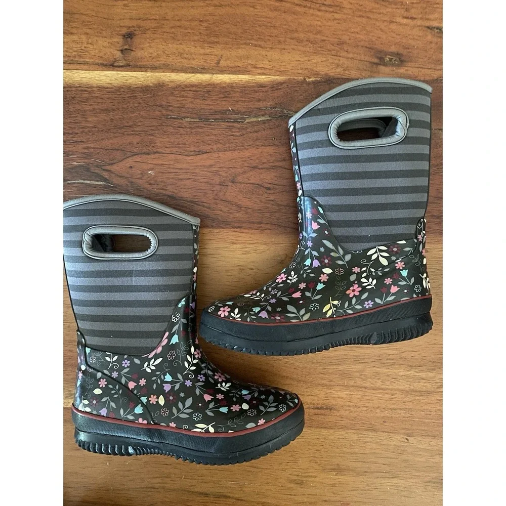 Bogs Style boots 12 girls floral handles winter snow